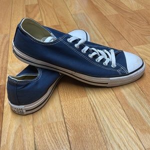 Men’s Converse Chuck Taylor Shoes size 9.5